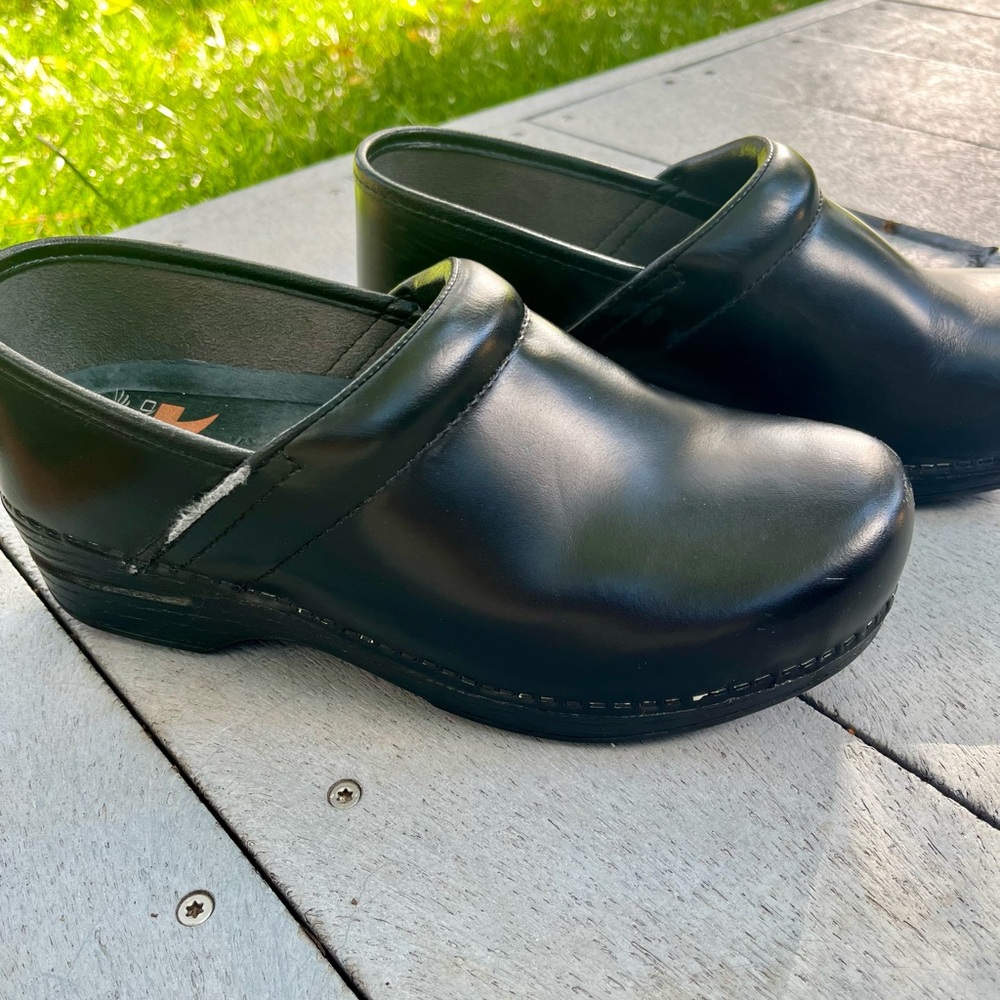 Dansko Black Leather Classic Mule Clog size 39